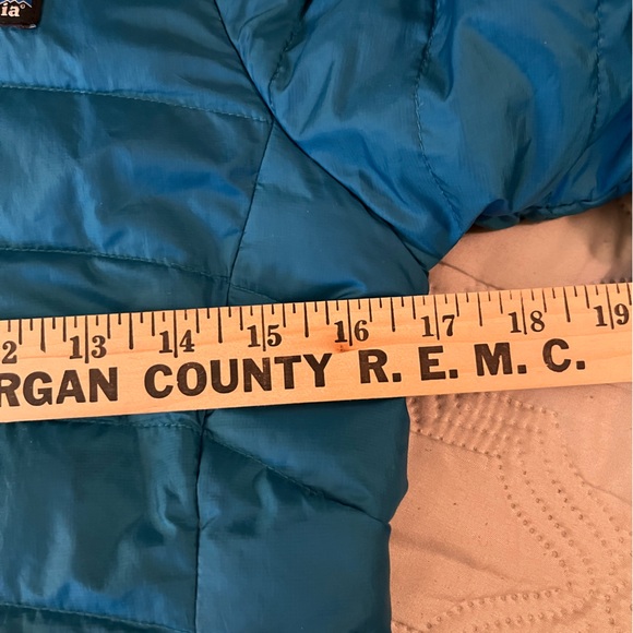 Patagonia Girls (Size 12) Down Jacket/Coat, Underwater Blue/Aqua Green - Picture 8 of 16